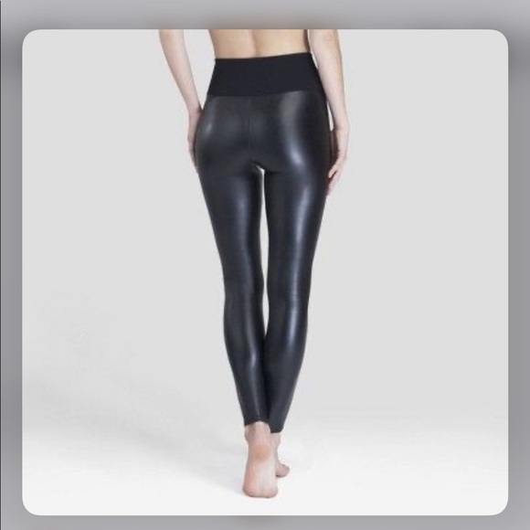 Assets for Spanx Faux Leather Leggings - Picture 2 of 9